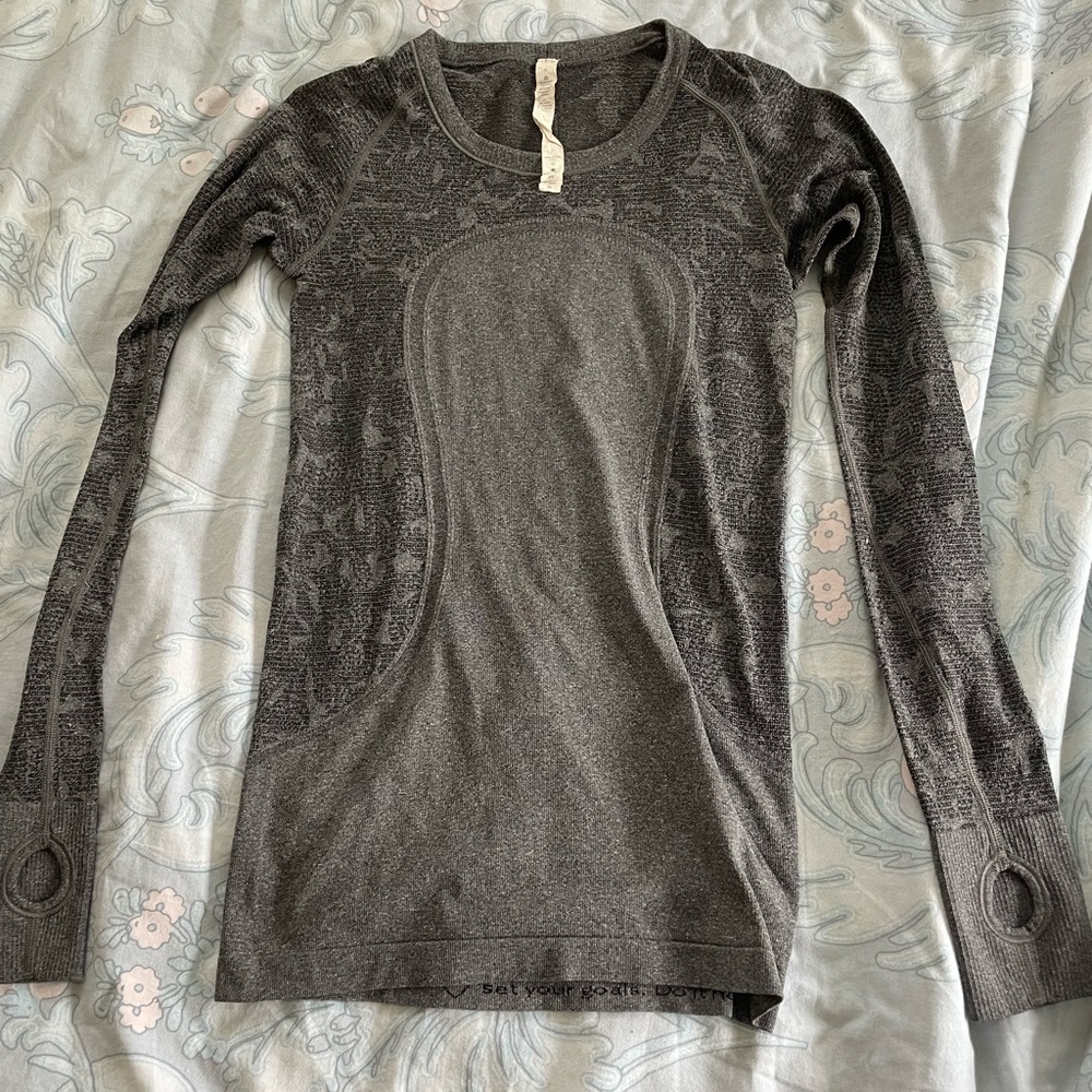Lululemon Swiftly Tech Long Sleeve